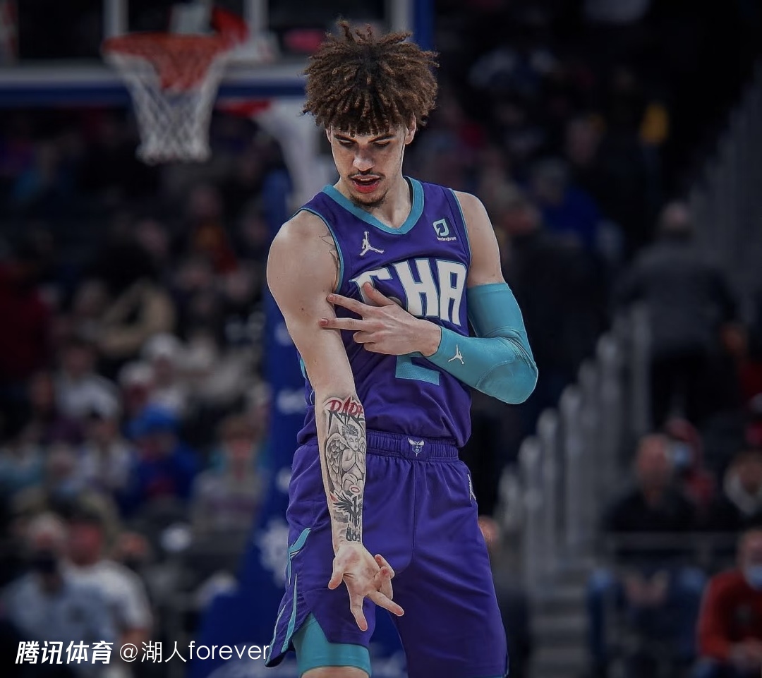 开云中国-夏洛特黄蜂训练开放日，赛后再遭质疑引欢呼，NBA常规赛在即，数据趋势出现新变化的简单介绍-开云中国