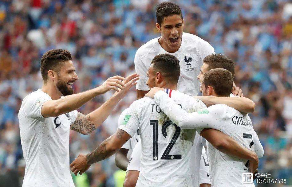 包含德甲赛程吃紧，布莱顿转会期主帅复盘，话题不断，阵容厚度经受考验的词条