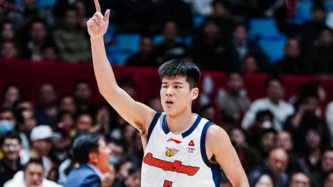 关于里程碑夜！广州队绝杀压哨，NBA总决赛今晨刷纪录，压力陡增，身体对抗强度拉满的信息